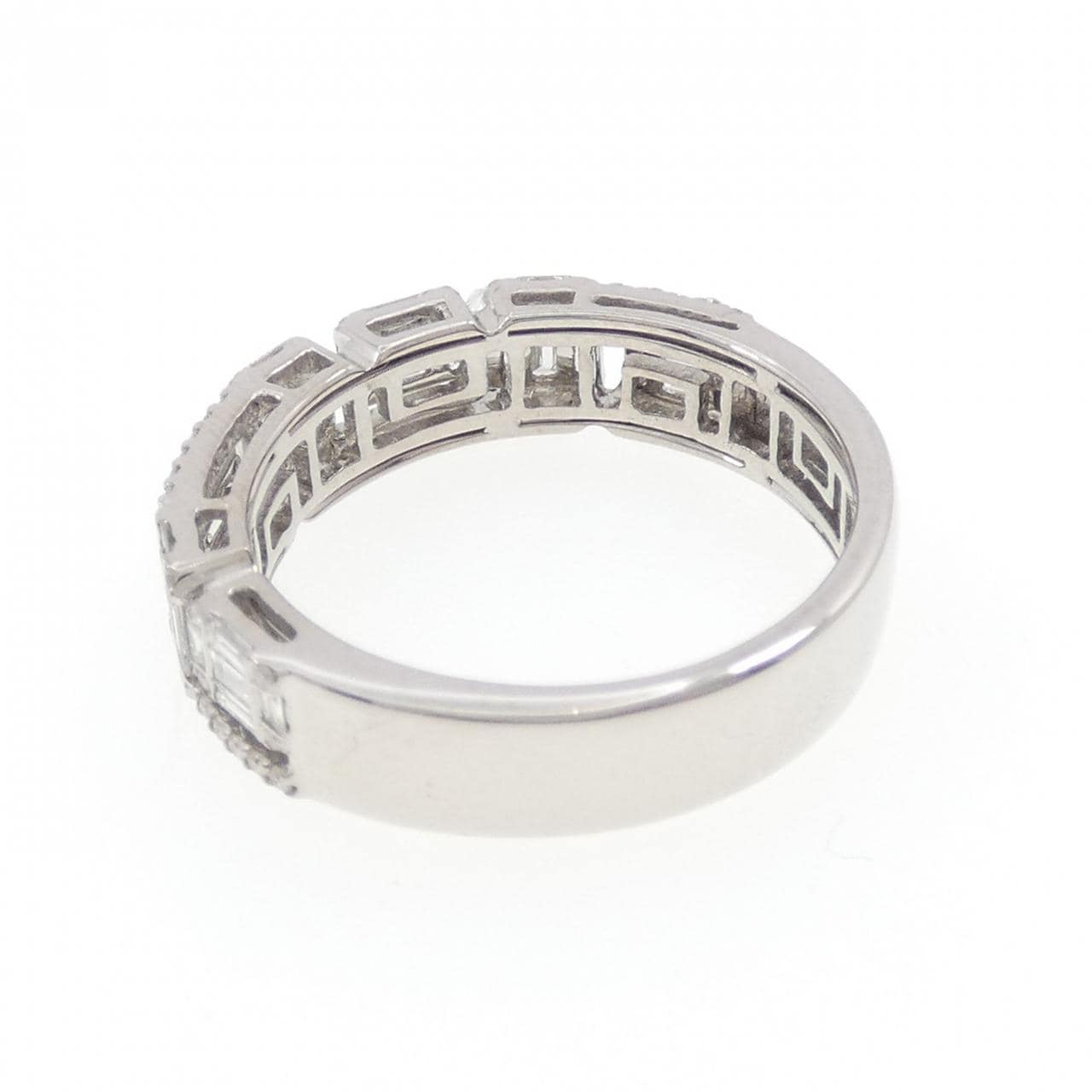 750WG ダイヤモンド リング 0.61CT