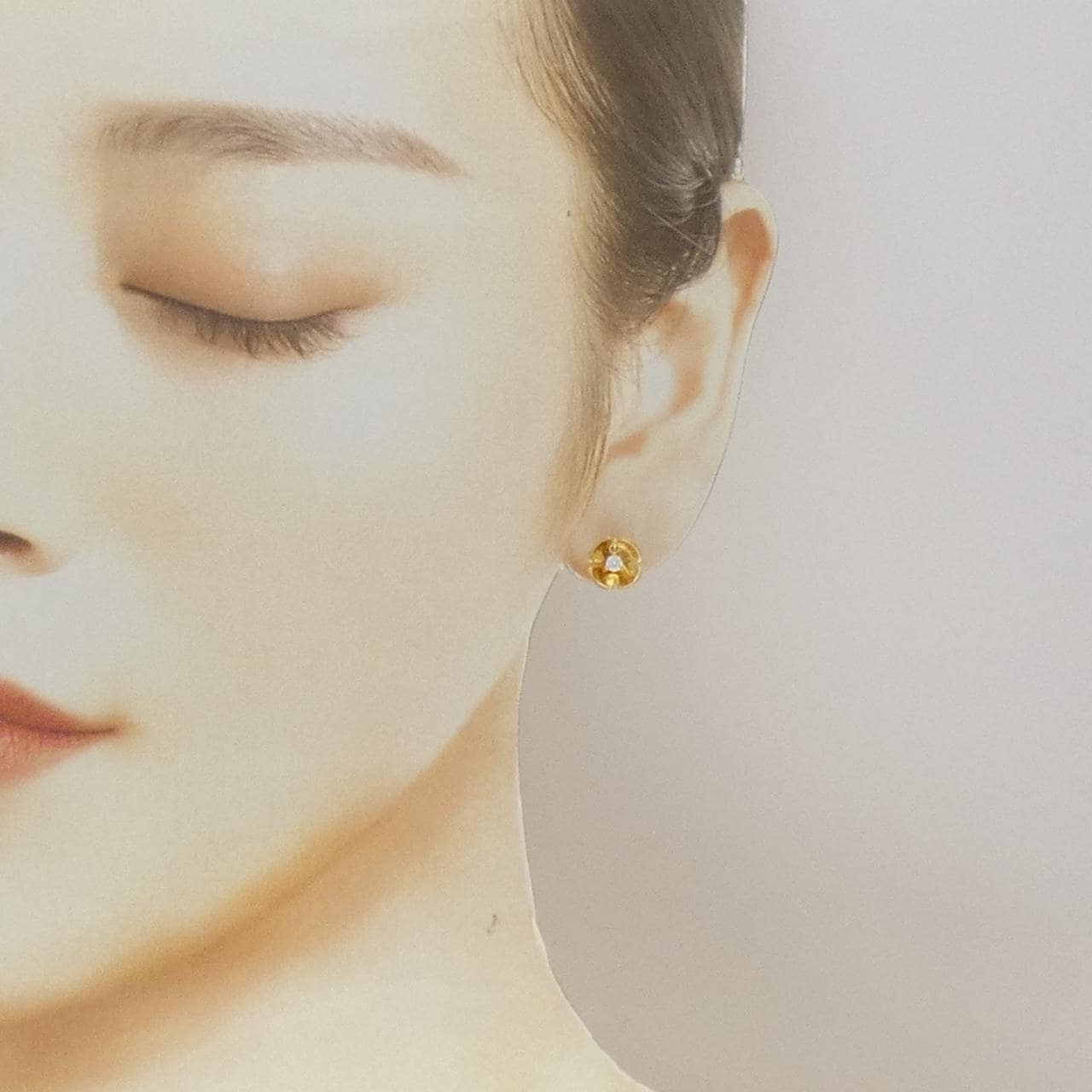 K18YG フラワー ダイヤモンド ピアス 0.12CT