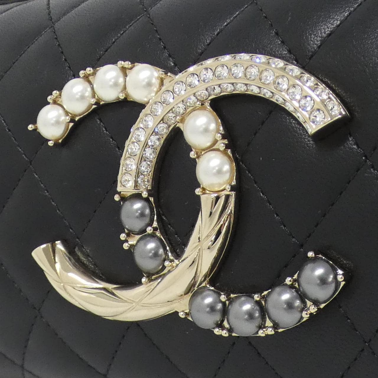 CHANEL AS1614 Shoulder Bag