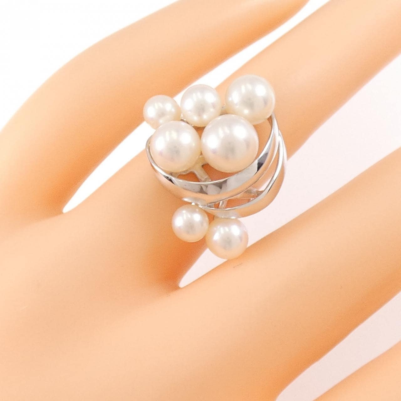 Tasaki Akoya pearl ring