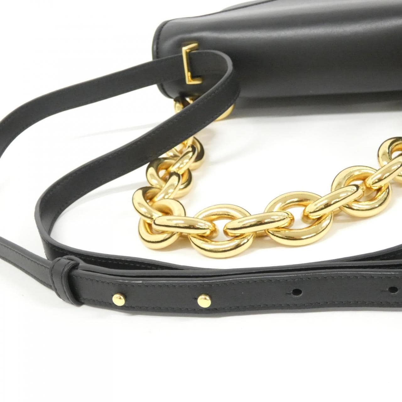 【新品】ボッテガヴェネタ 667399 V12J0 ショルダーバッグ