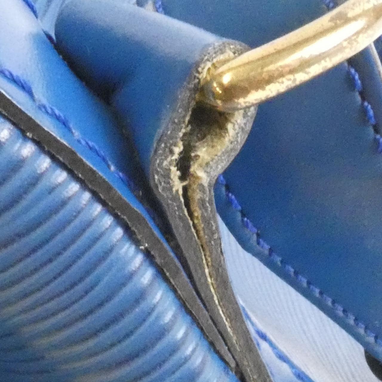 ルイヴィトン エピ プチ ノエ M44105 ショルダーバッグ