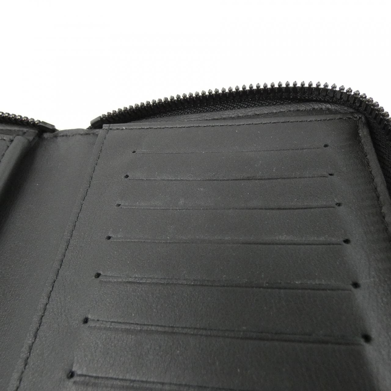 ルイヴィトン トリヨン モノグラム ジッピー ウォレット ヴェルティカル M69047 財布