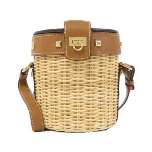 サルヴァトーレフェラガモ 21 H687 ショルダーバッグ