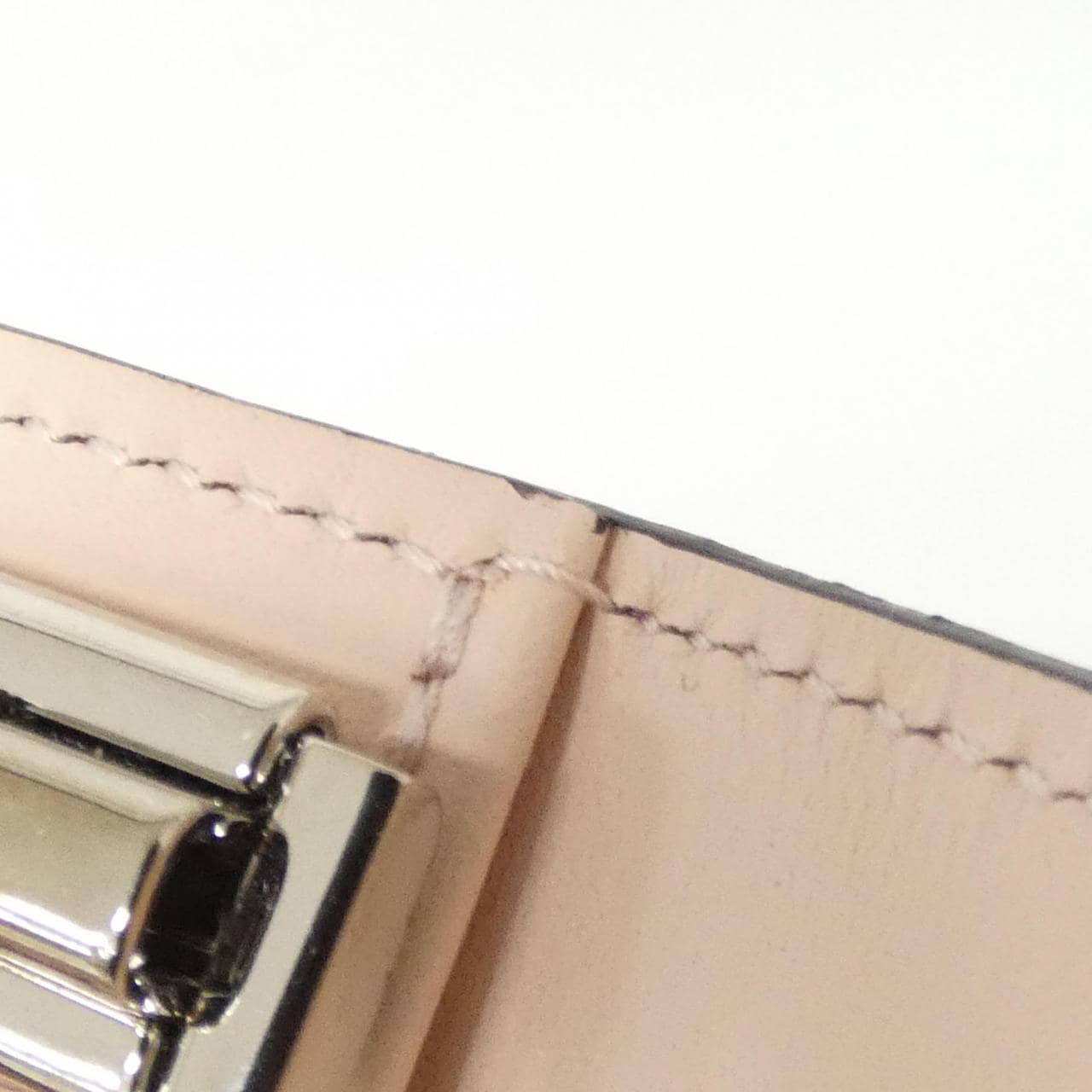 ルイヴィトン マヒナ ミュルティクレ M64056 キーケース