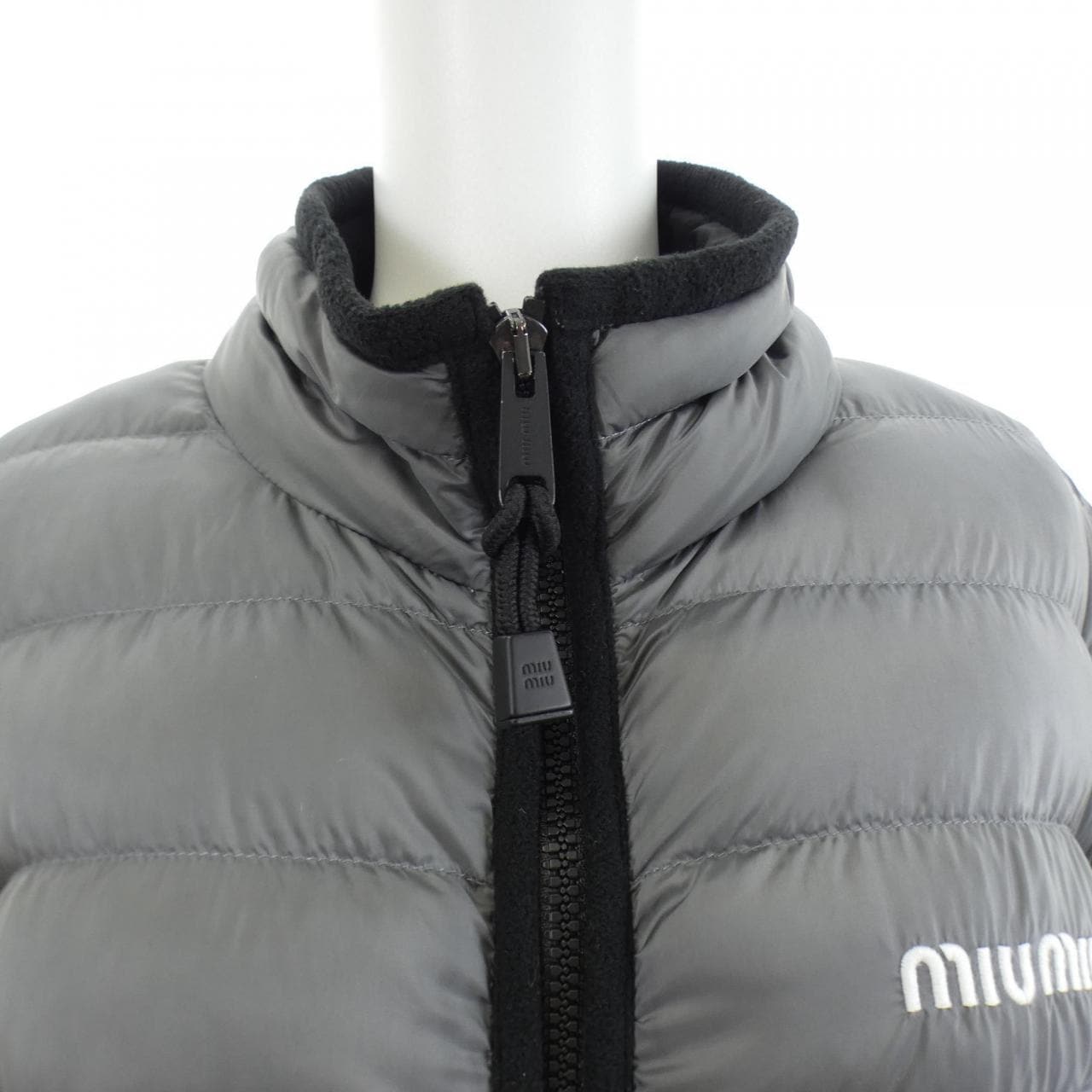 ミュウミュウ MIU MIU MIU MIU ロゴ ML1347 SOOO 1754 ダウンジャケット