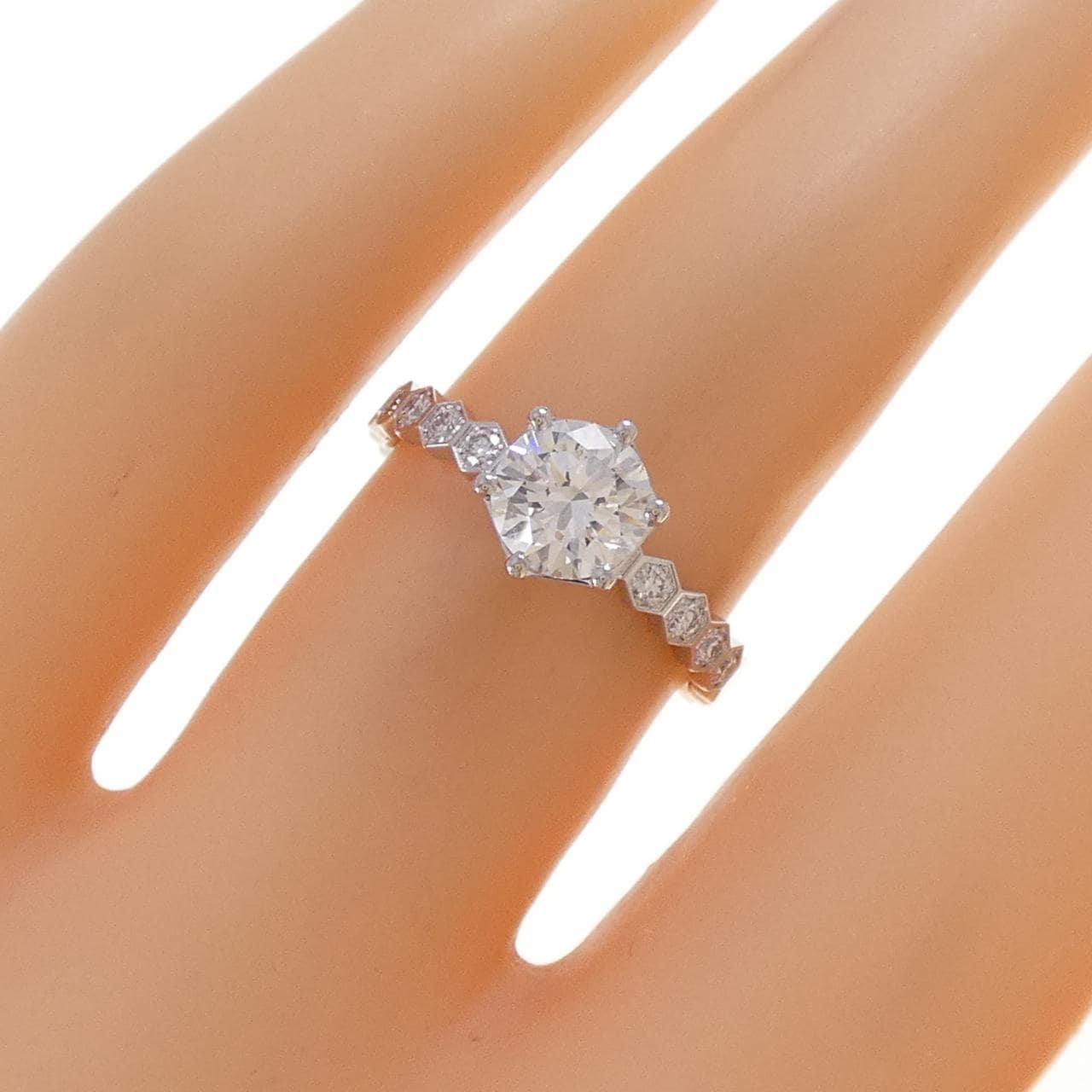 ショーメ ビーマイラブ リング 0.72CT G VVS2 3EXT