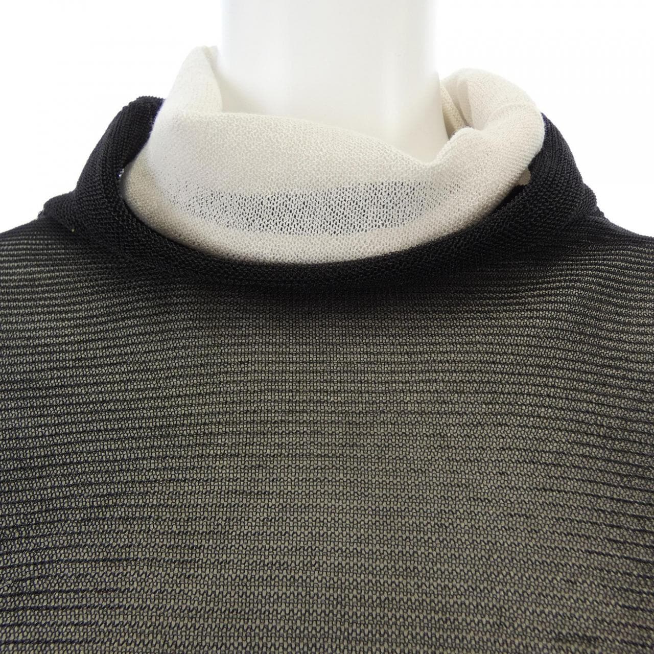イッセイミヤケ ISSEY MIYAKE IM23KN259 トップス