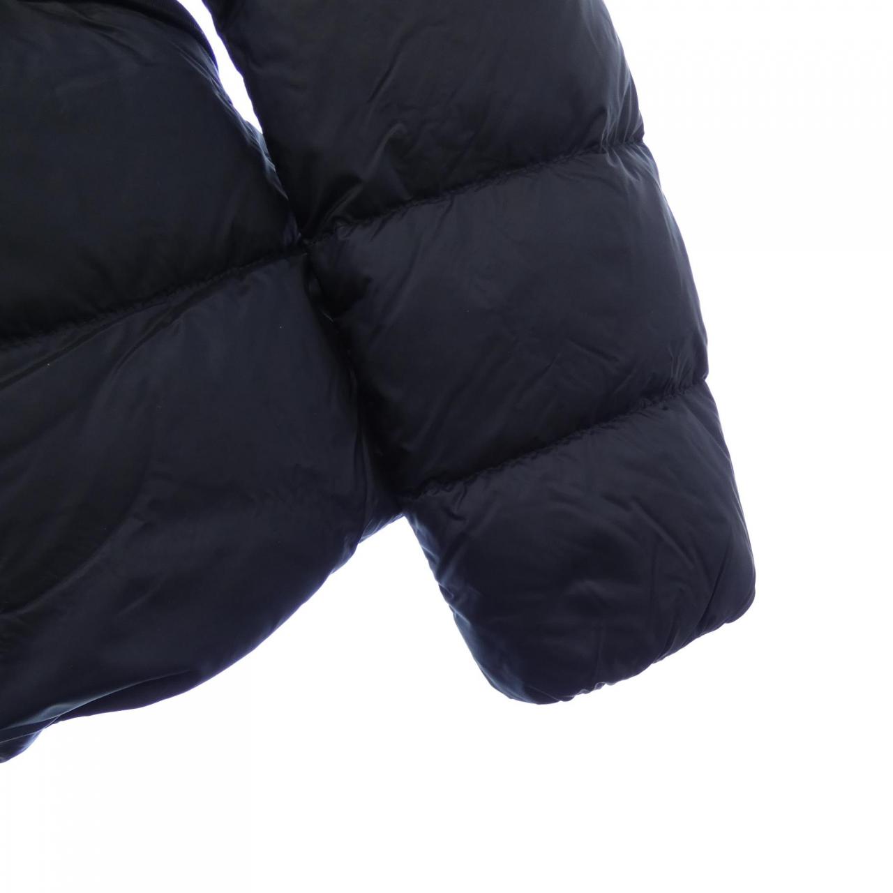 モンクレール MONCLER ダウンジャケット