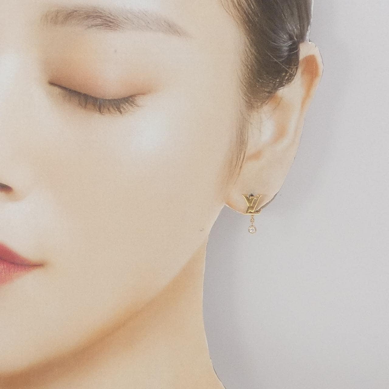 LOUIS VUITTON Puce Idille Blossom Earrings