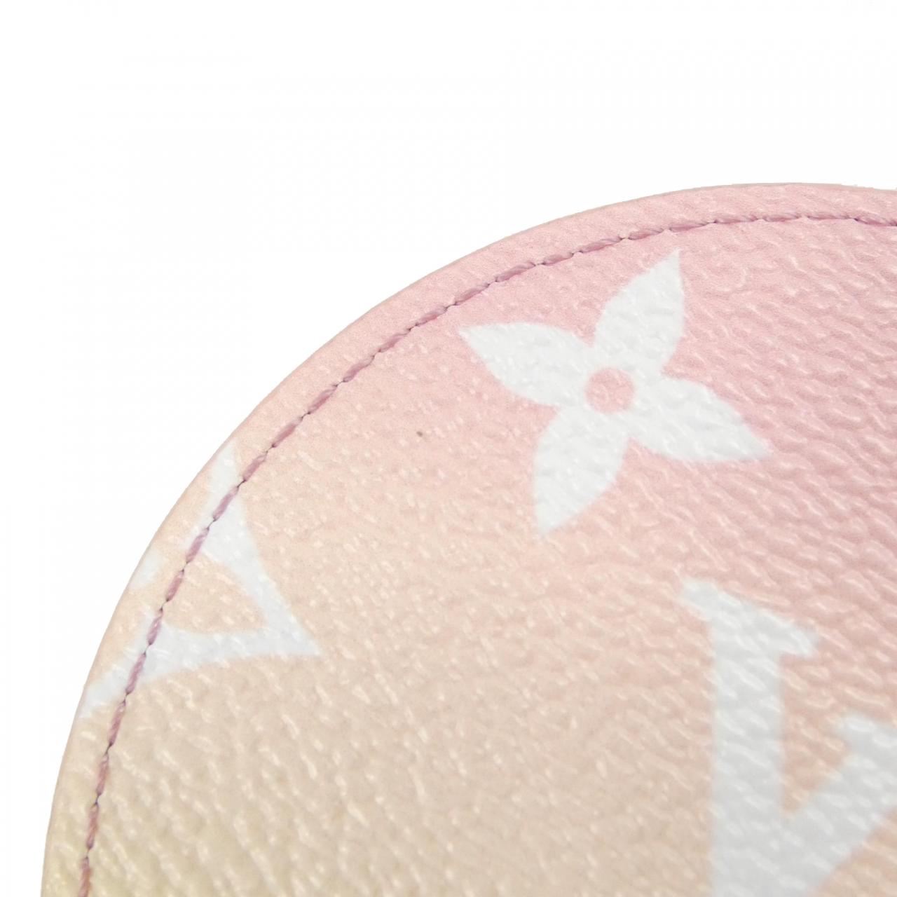 LOUIS VUITTON By the Pool Porto Clé Illustre Pool M00285 Qeelin