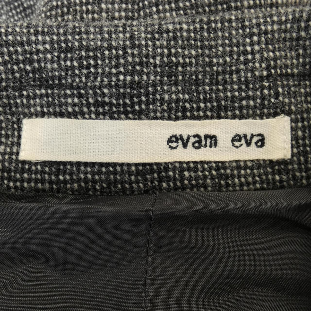 エヴァムエヴァ evam eva スーツ