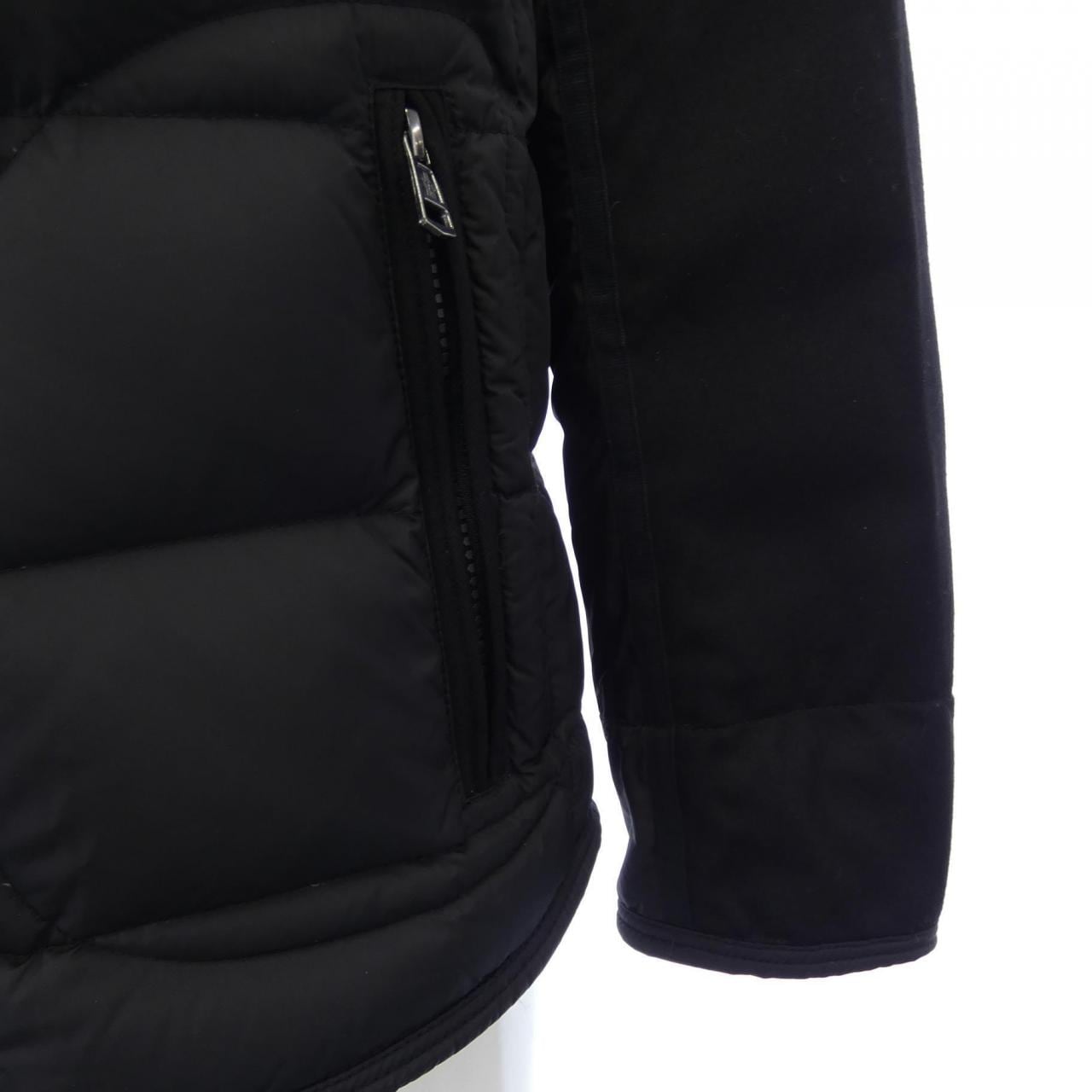 モンクレール MONCLER ダウンジャケット