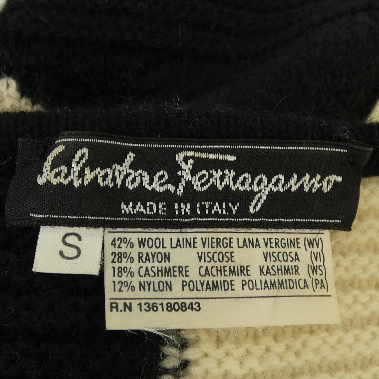【ヴィンテージ】サルヴァトーレフェラガモ SALVATORE FERRAGAMO カーディガン