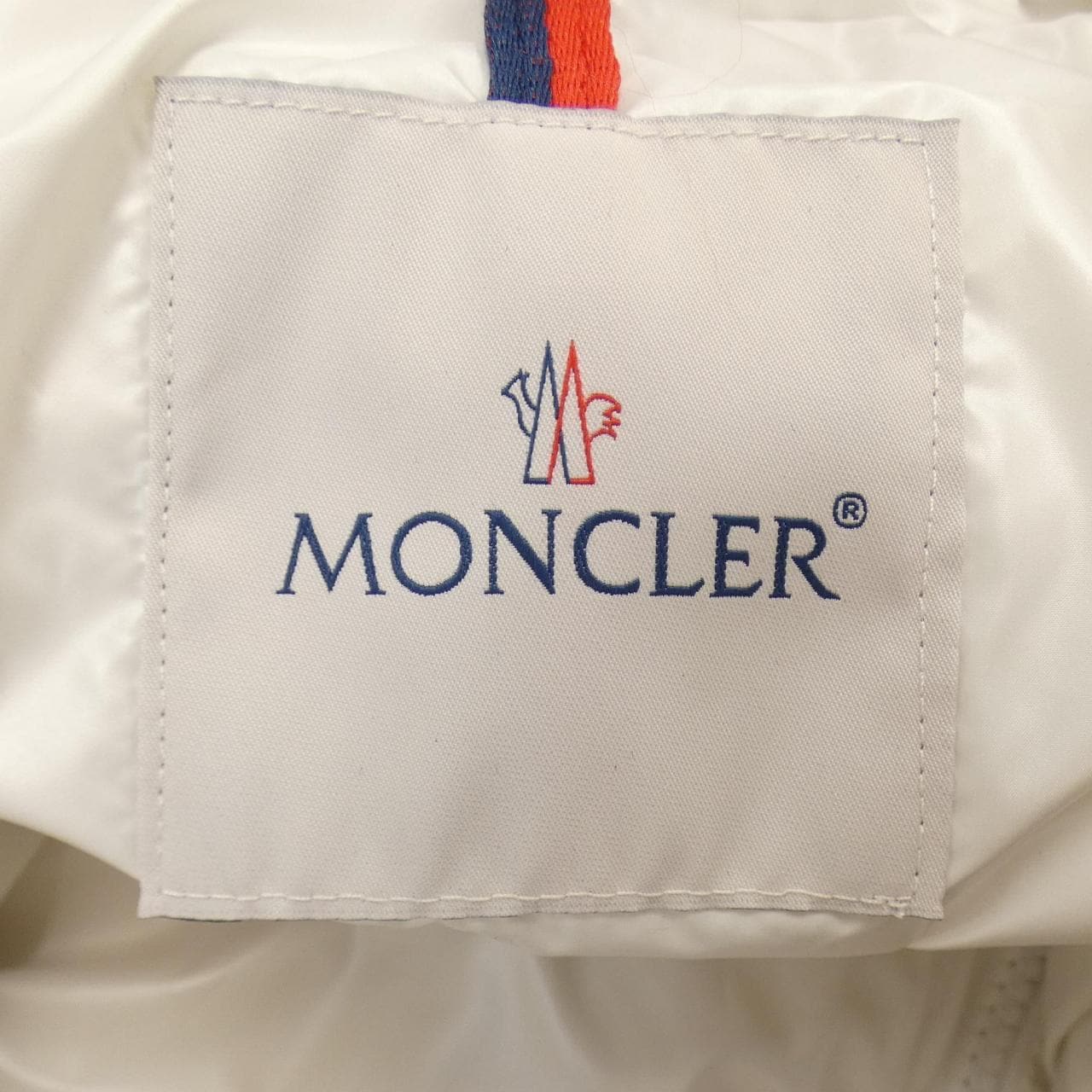 モンクレール MONCLER ダウンジャケット