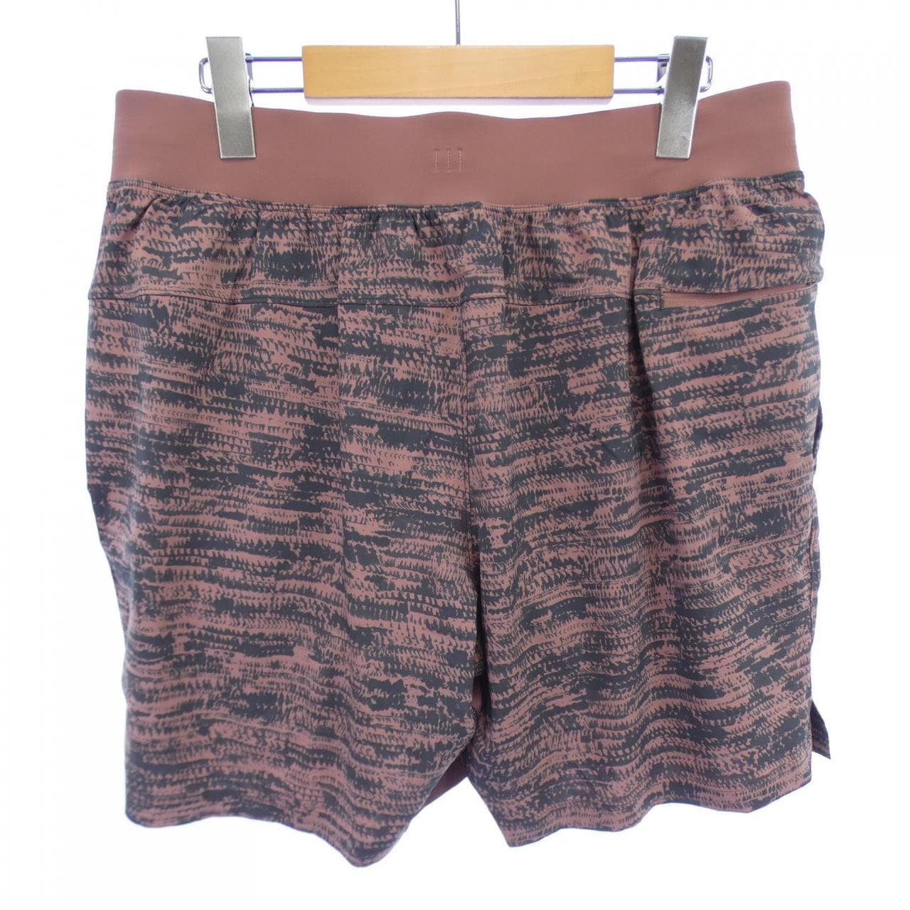LULULEMON ショートパンツ