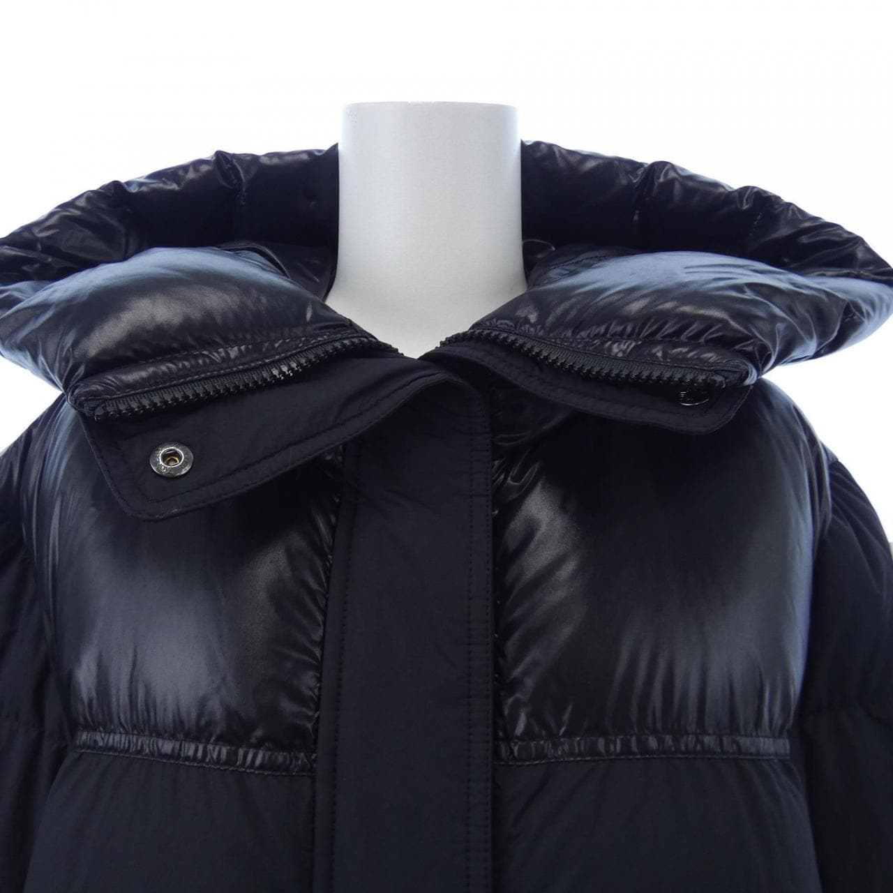 モンクレール MONCLER ダウンジャケット