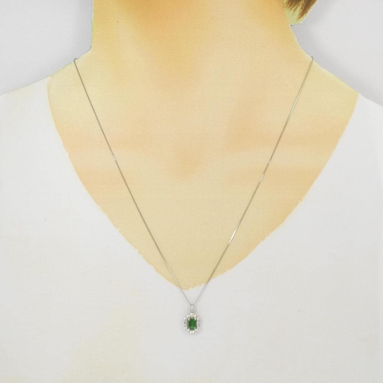 PT Green Garnet Necklace 0.50CT