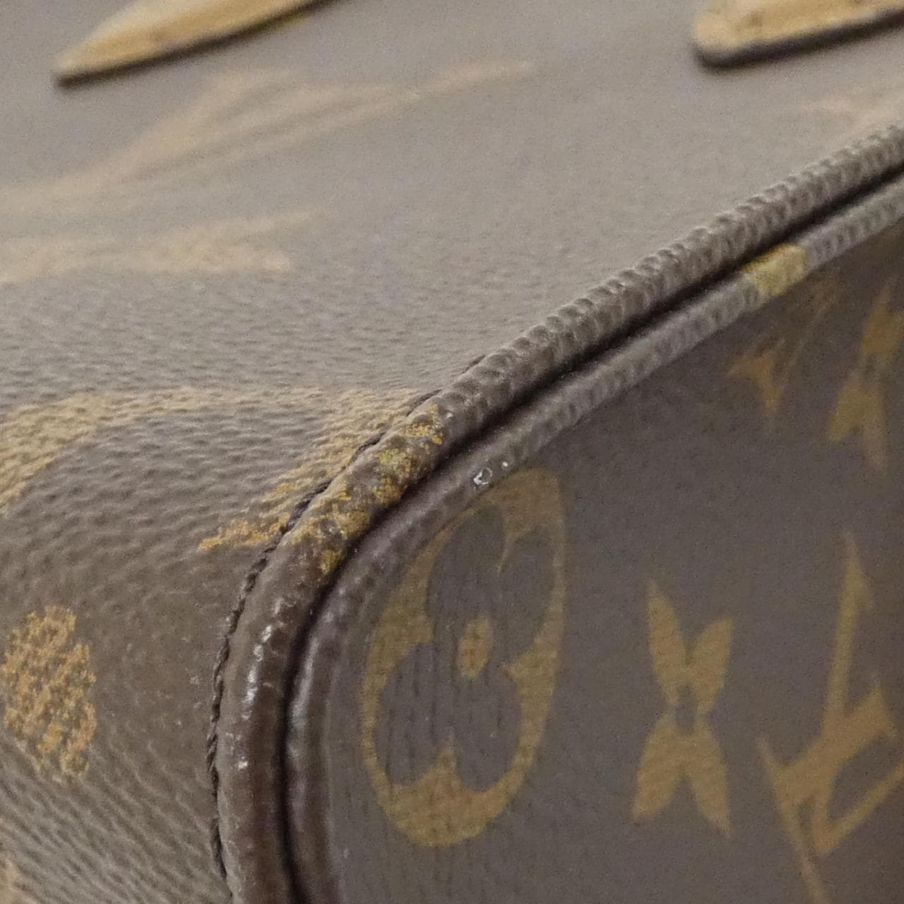 ルイヴィトン モノグラム ジャイアント オンザゴー PM M46373 バッグ