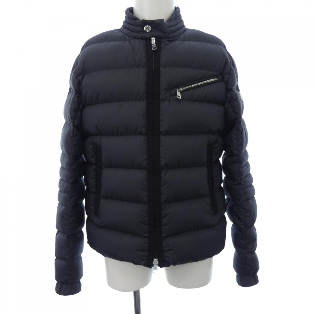モンクレール MONCLER ダウンジャケット