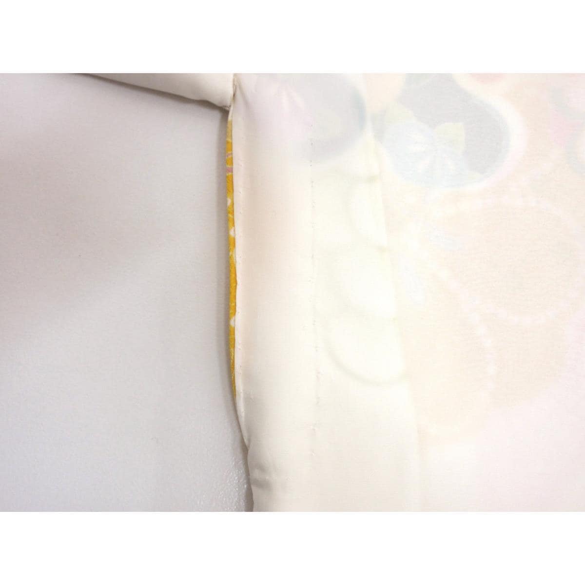 振袖　友禅金彩加工　刺繍入り