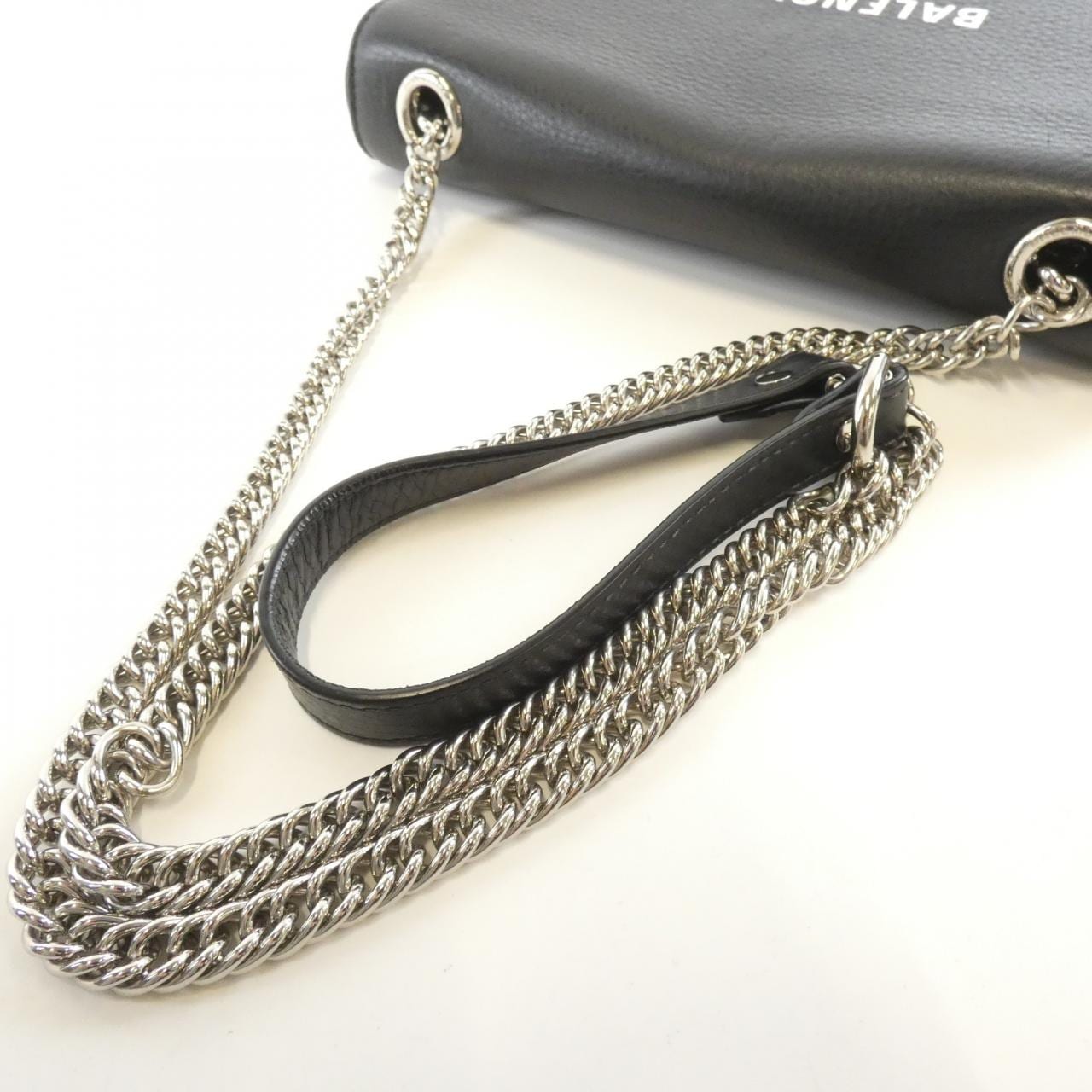 バレンシアガ エブリディ 537387 DLQ4N ショルダーバッグ