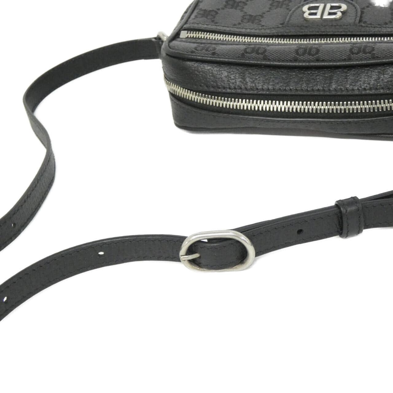 バレンシアガ ハッカー カメラ バッグ 680128 2103X ショルダーバッグ