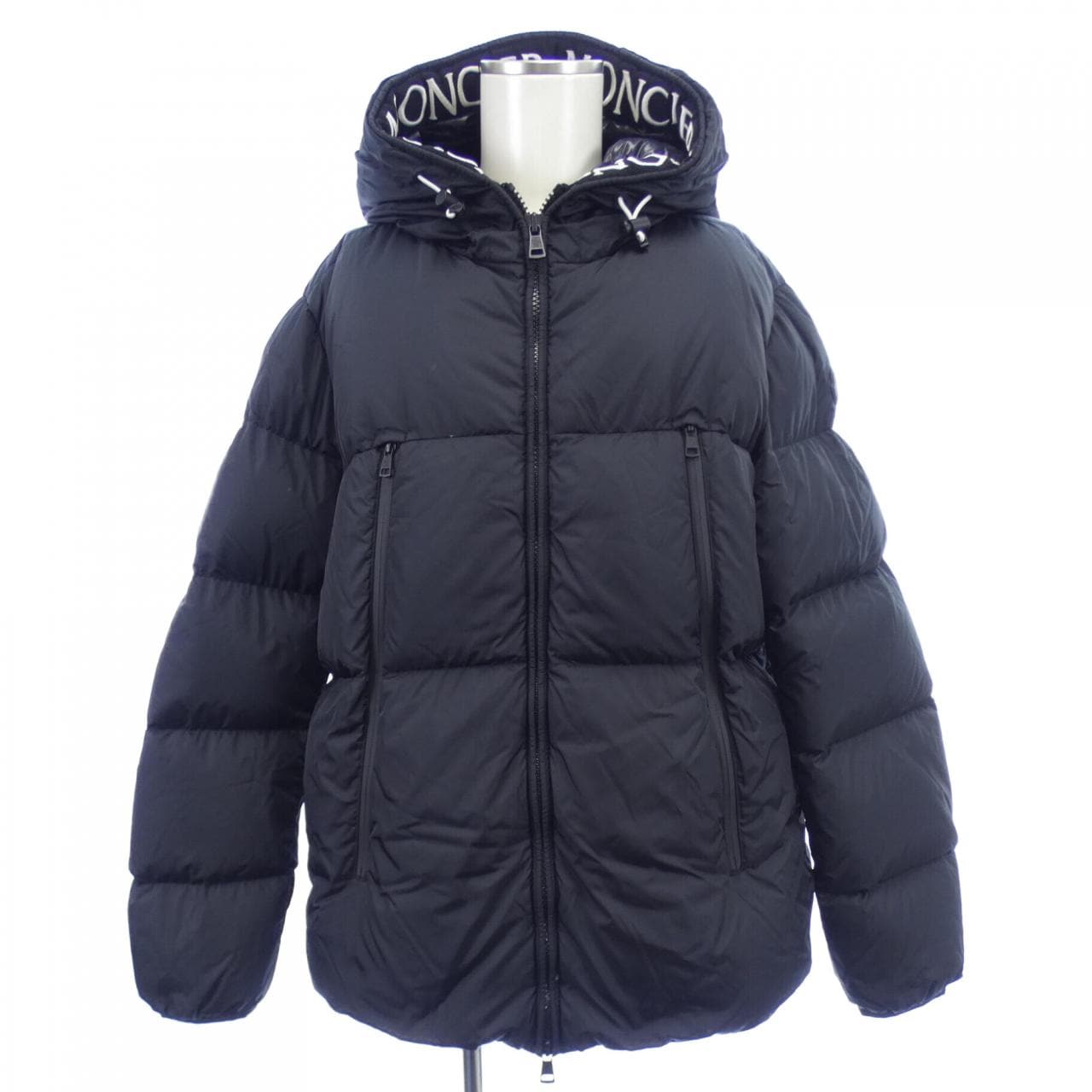 モンクレール MONCLER ダウンジャケット