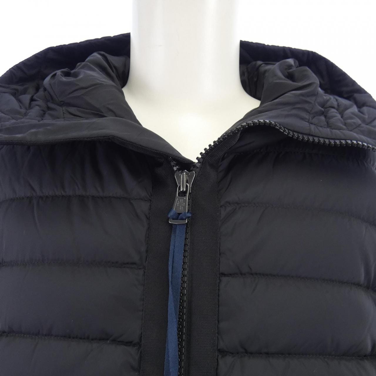 【新品】モンクレール MONCLER K20919B50800 ダウンジャケット