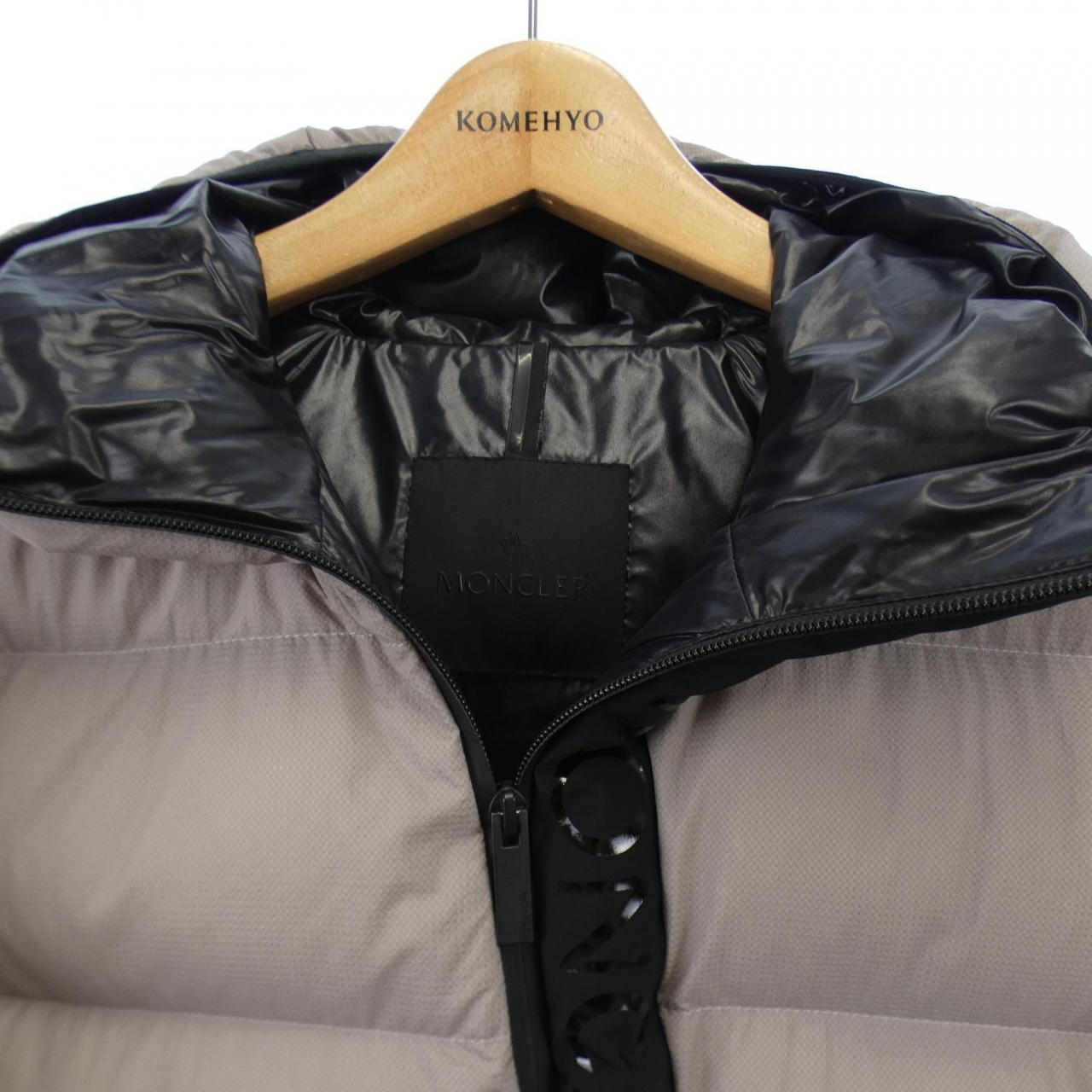 モンクレール MONCLER ダウンジャケット