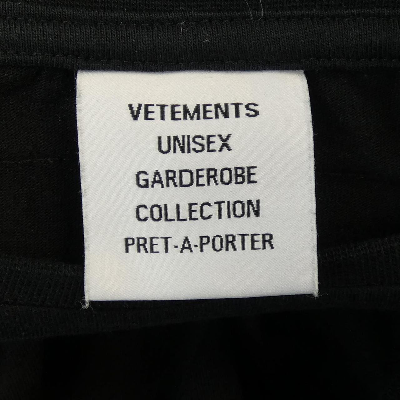 ヴェトモン VETEMENTS UE51TR540B UNISEX Tシャツ