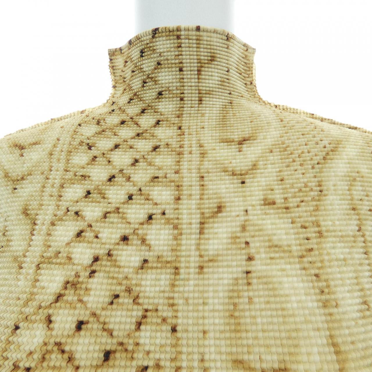 ミーイッセイミヤケ me ISSEY MIYAKE MI63FJ531 トップス