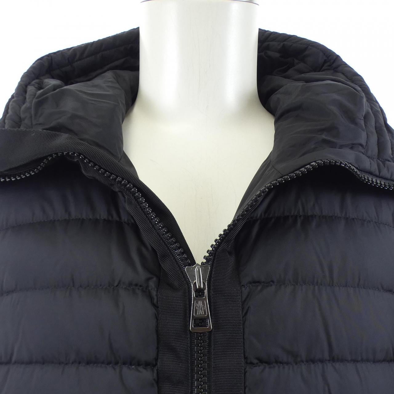 モンクレール MONCLER 20919402800 ダウンジャケット