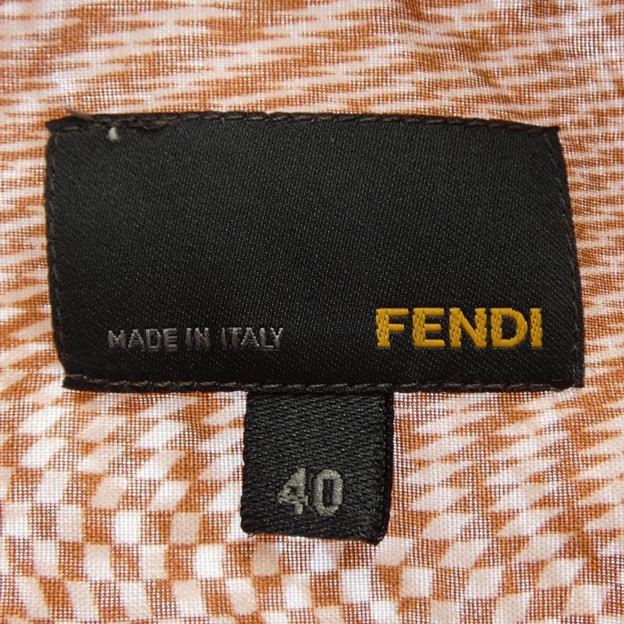フェンディ FENDI FS0565 T0D S／Sシャツ