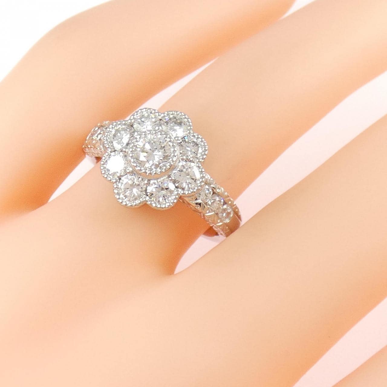 PT900 フラワー ダイヤモンド リング 0.23CT