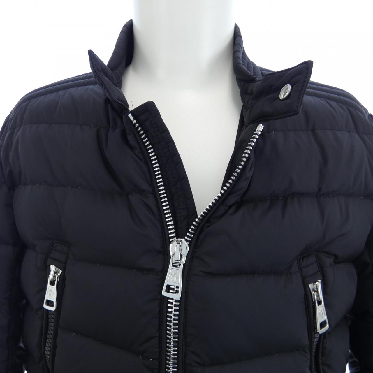 モンクレール MONCLER ダウンジャケット