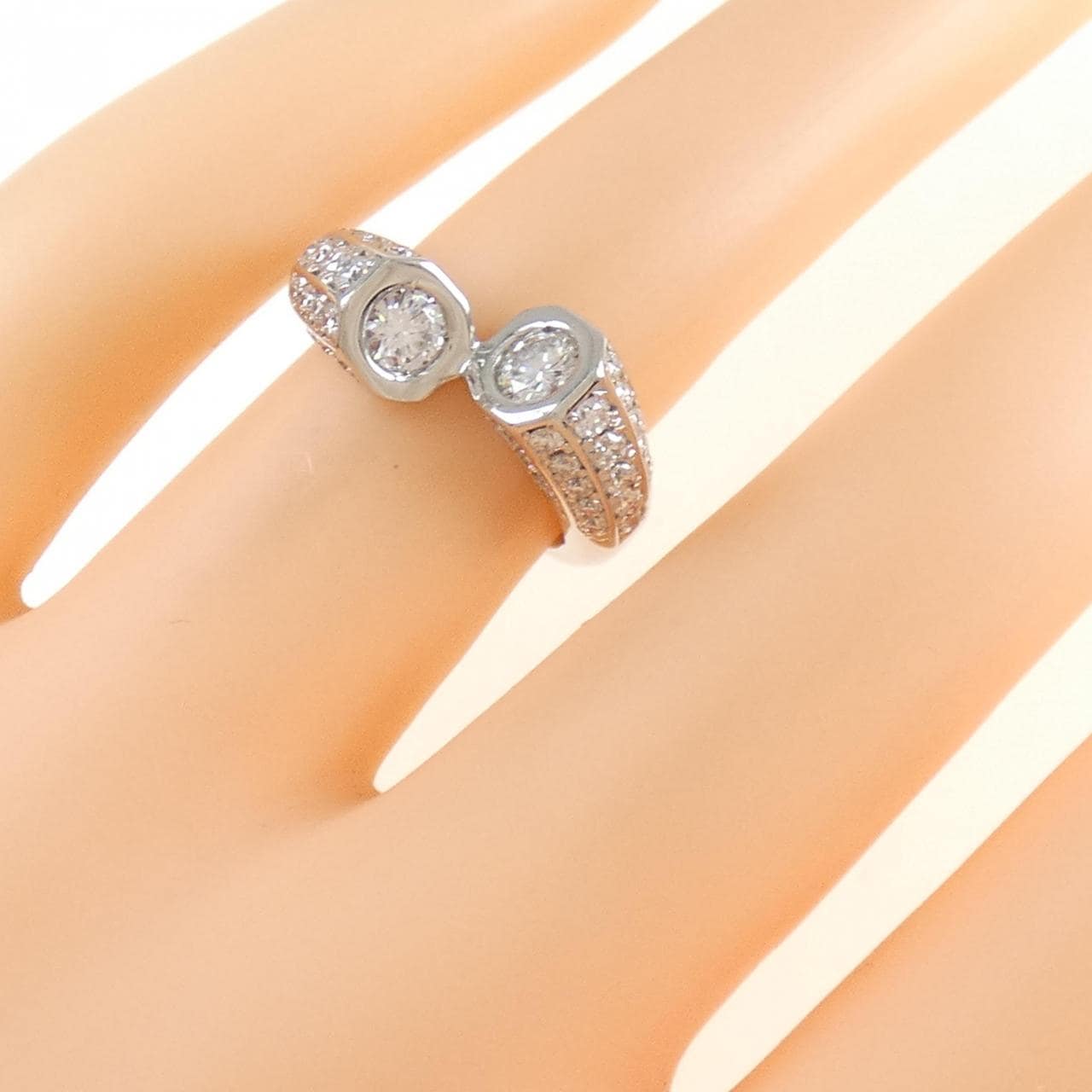 PT900 ダイヤモンド リング 1.00CT
