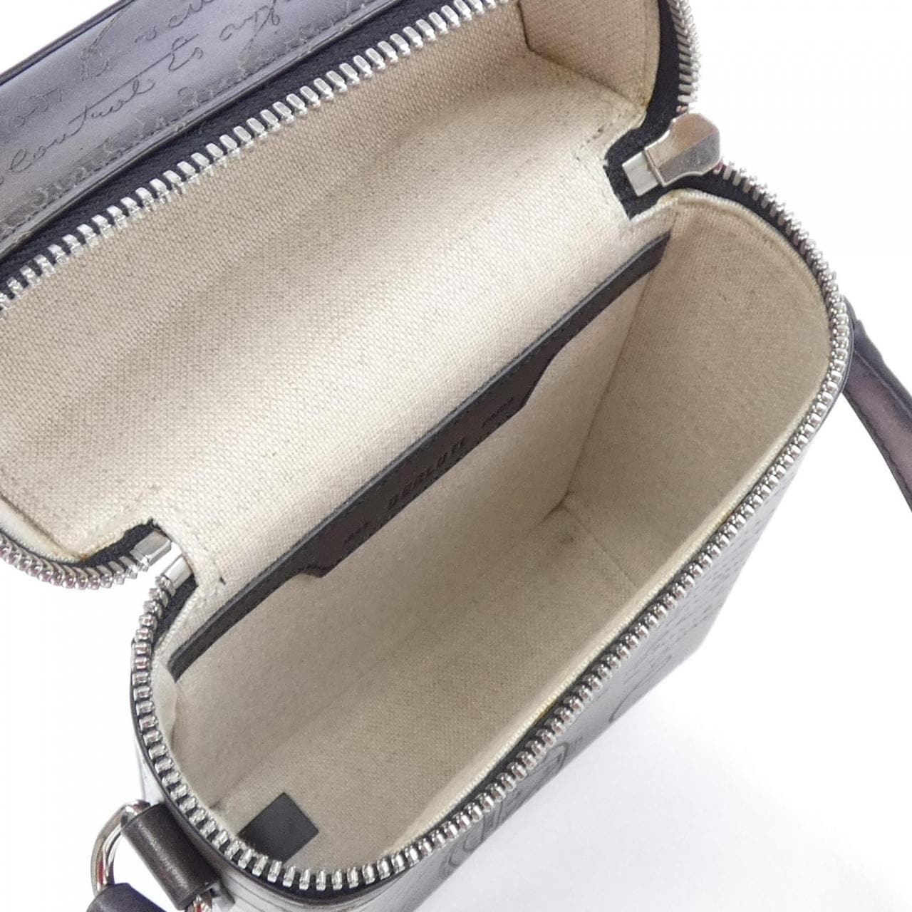 ベルルッティ Berluti フリースクリットスワイプレザーメッセンジャー BAG