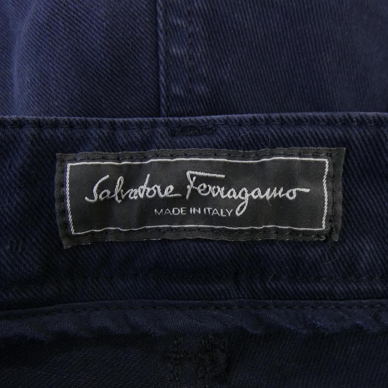サルヴァトーレフェラガモ SALVATORE FERRAGAMO パンツ