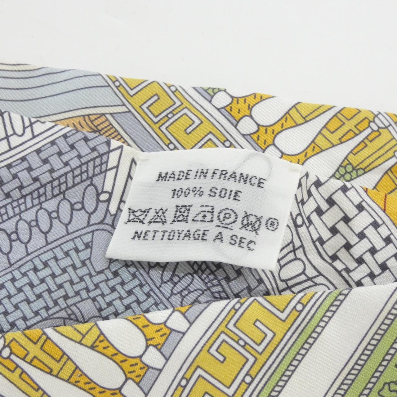 エルメス OBJETS DE CURIOSITE ツイリー 063757S スカーフ