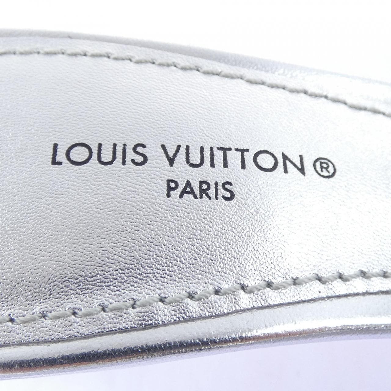 ルイヴィトン LOUIS VUITTON モノグラムエンボス リバイバルライン サンダル