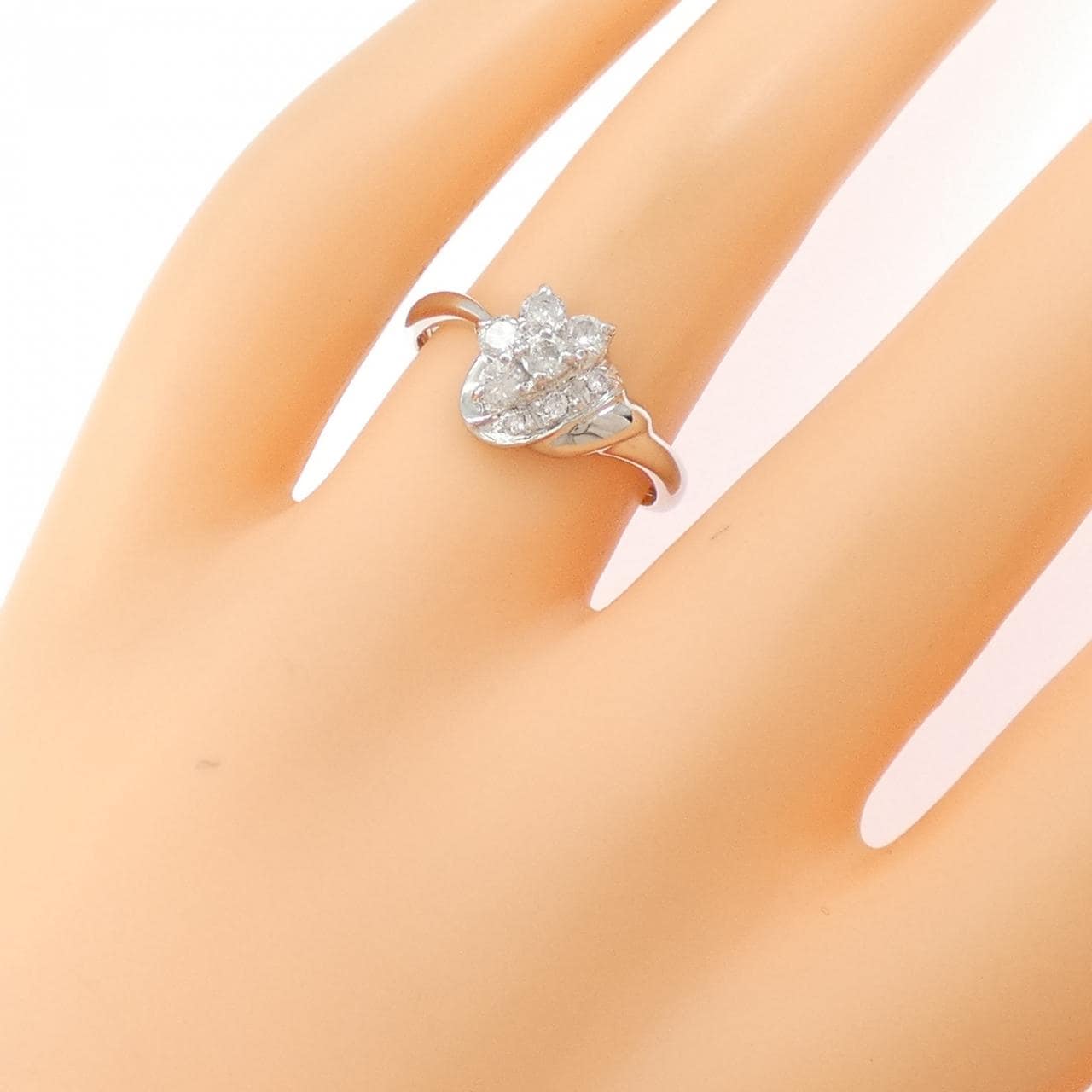 PT850 フラワー ダイヤモンド リング 0.33CT