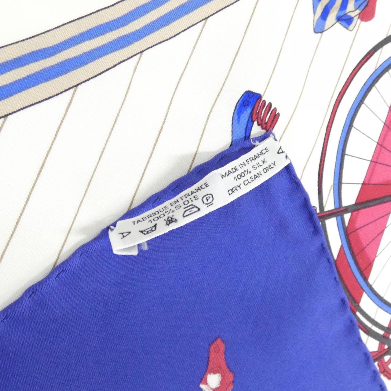 エルメス LES BECANES カレ スカーフ