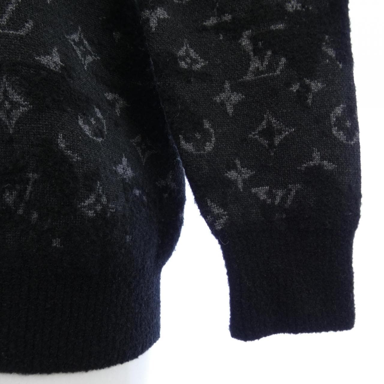 ルイヴィトン LOUIS VUITTON ディストレストモノグラムクルーネック HLN40WZMB ニット