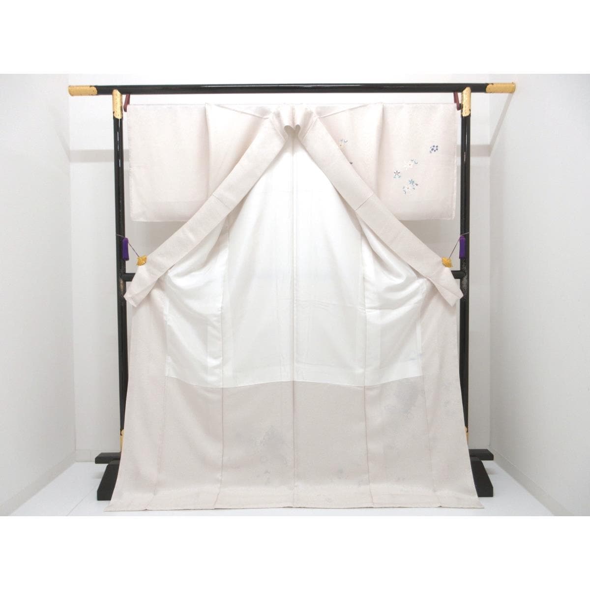 【未使用品】訪問着　友禅銀彩加工　刺繍入り