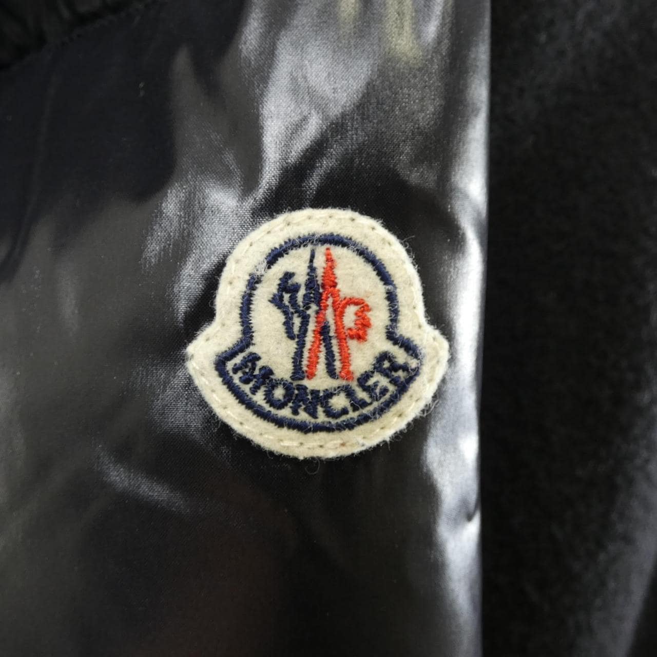 モンクレール MONCLER 20930081885 A0064 ダウンジャケット