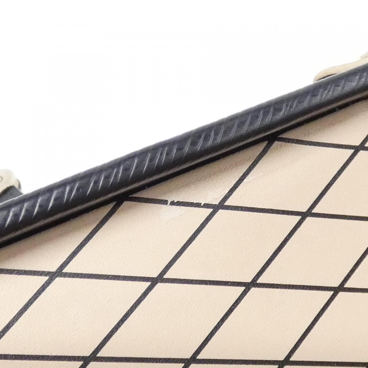 ルイヴィトン エピ(ワールドツアー) プティット マル M52051 ショルダーバッグ