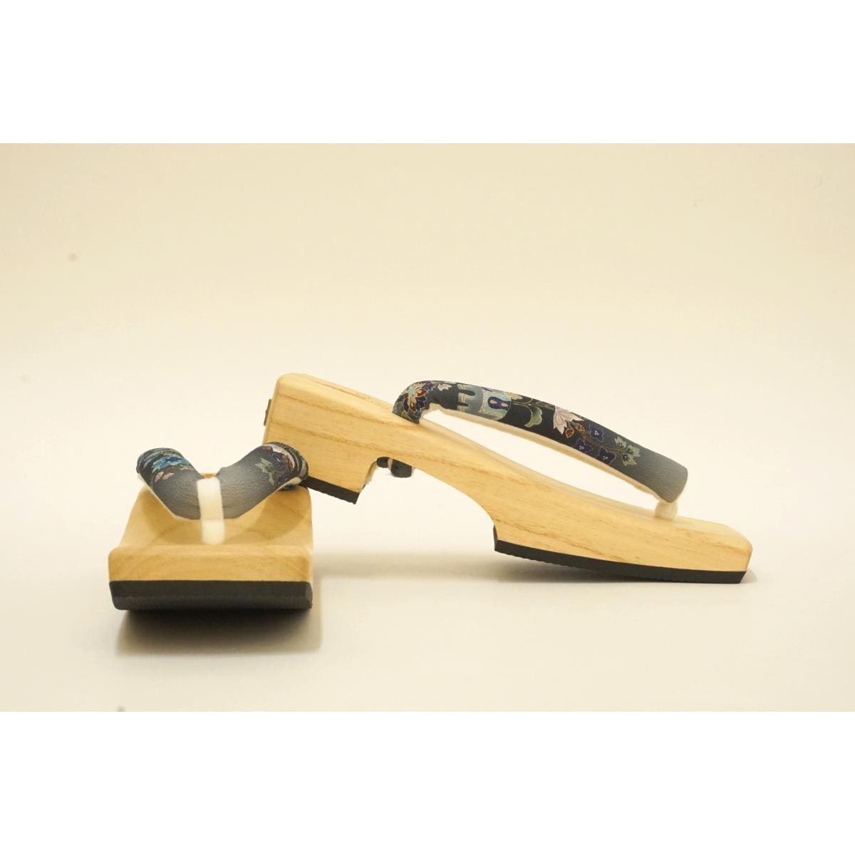 【新品】女下駄　【岡重】Ｆサイズ