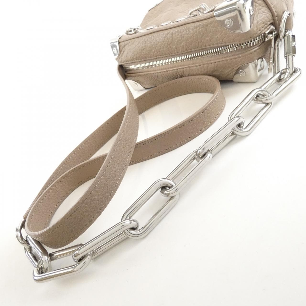 ルイヴィトン トリヨン モノグラム ミニ ソフトトランク M13868 ショルダーバッグ