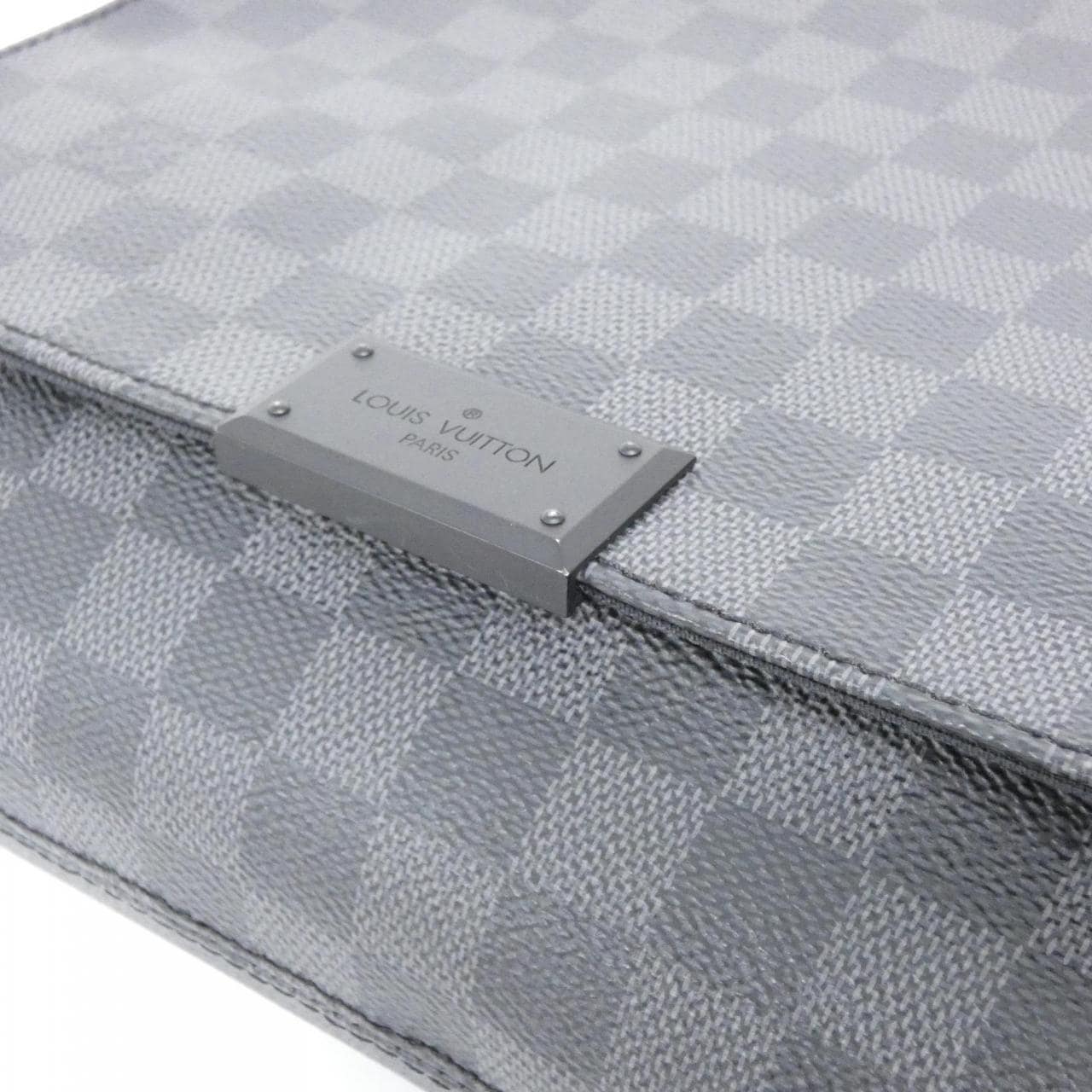 ルイヴィトン ダミエ グラフィット ディストリクト PM N41260 ショルダーバッグ